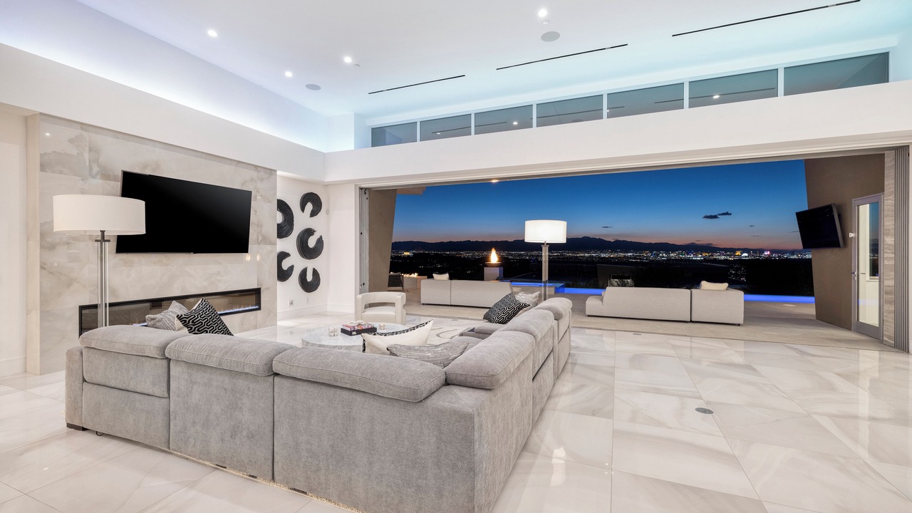 Photo of Livingroom in MacDonald Highlands