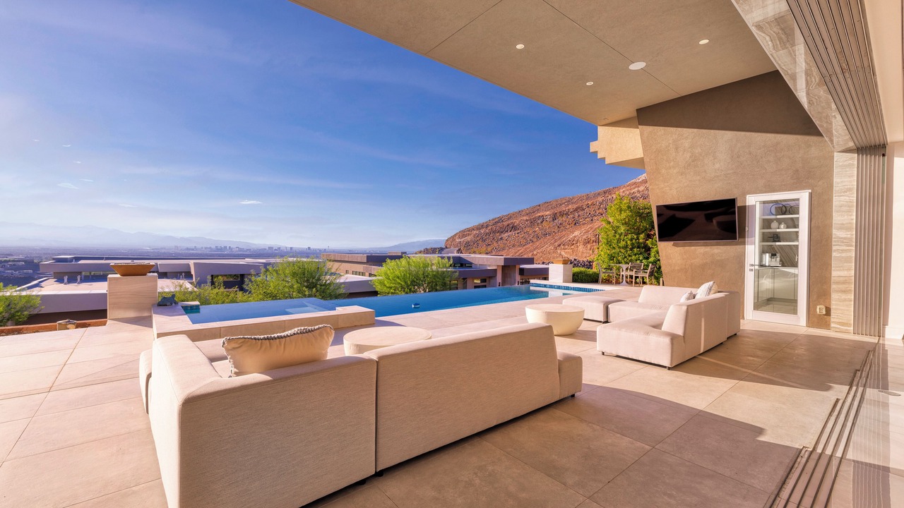 Photo of Patio Balcony in MacDonald Highlands