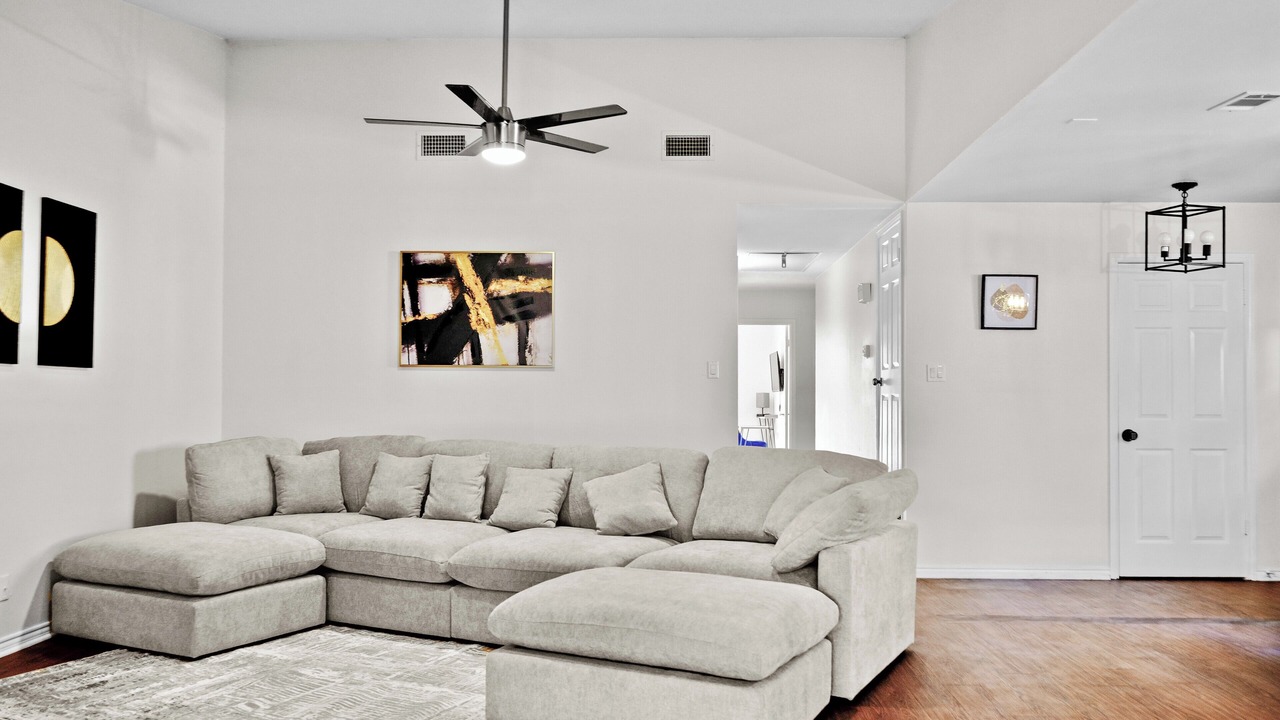 Photo of Livingroom in Waters Park