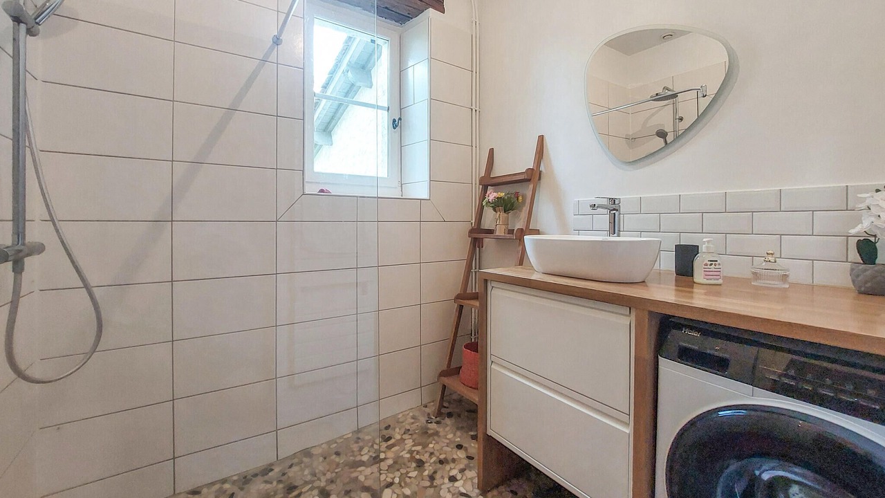 Photo of Bathroom in Saint-Aubin-de-Cadelech