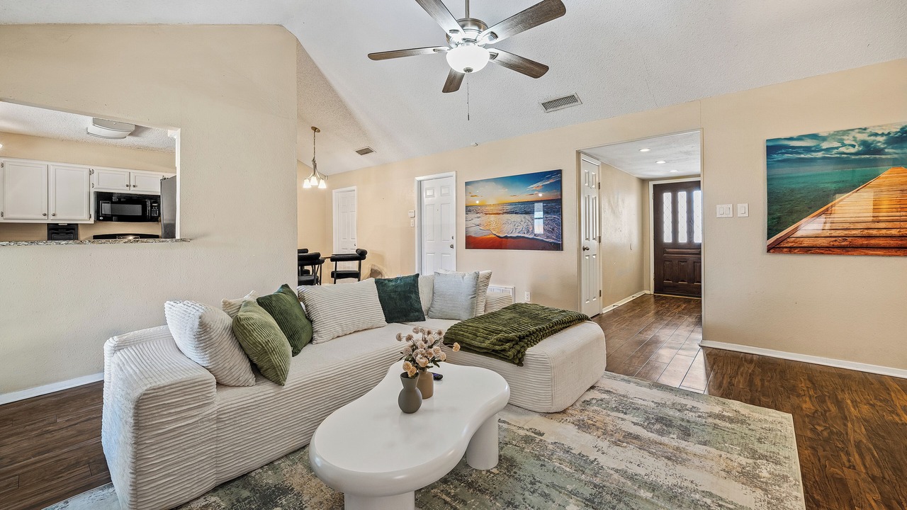 Photo of Livingroom in Brushy Creek
