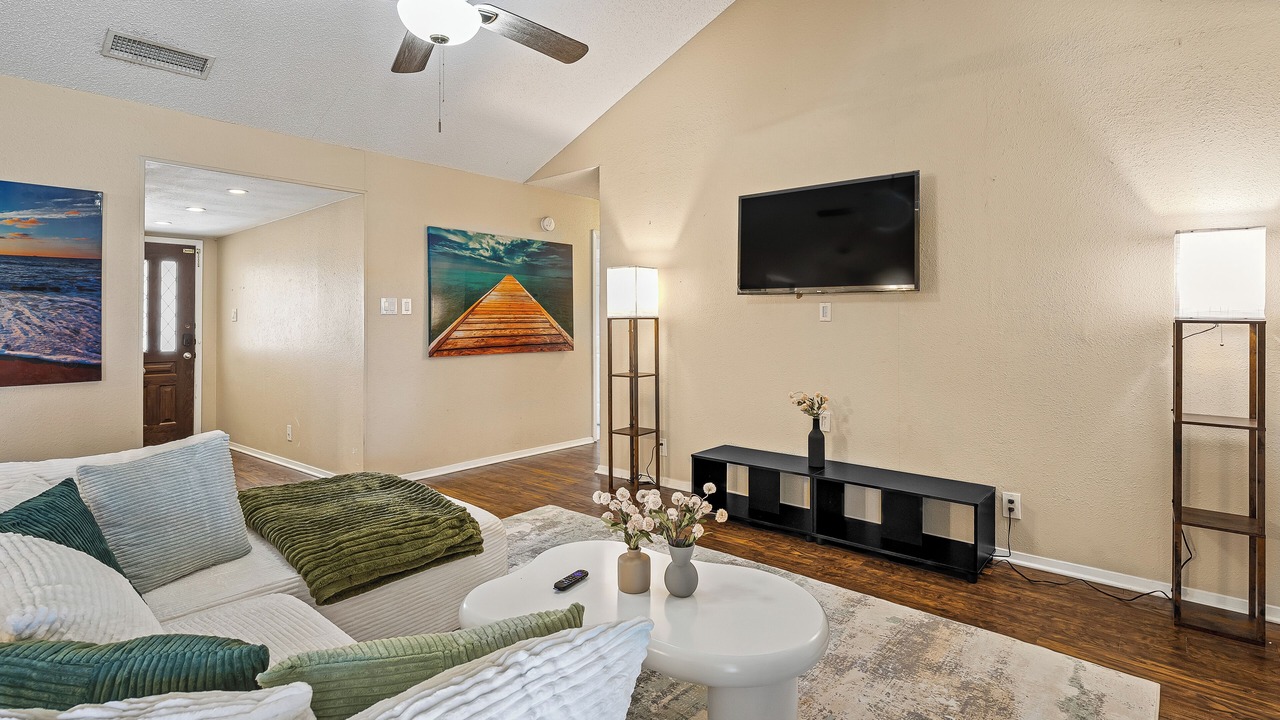 Photo of Livingroom in Brushy Creek