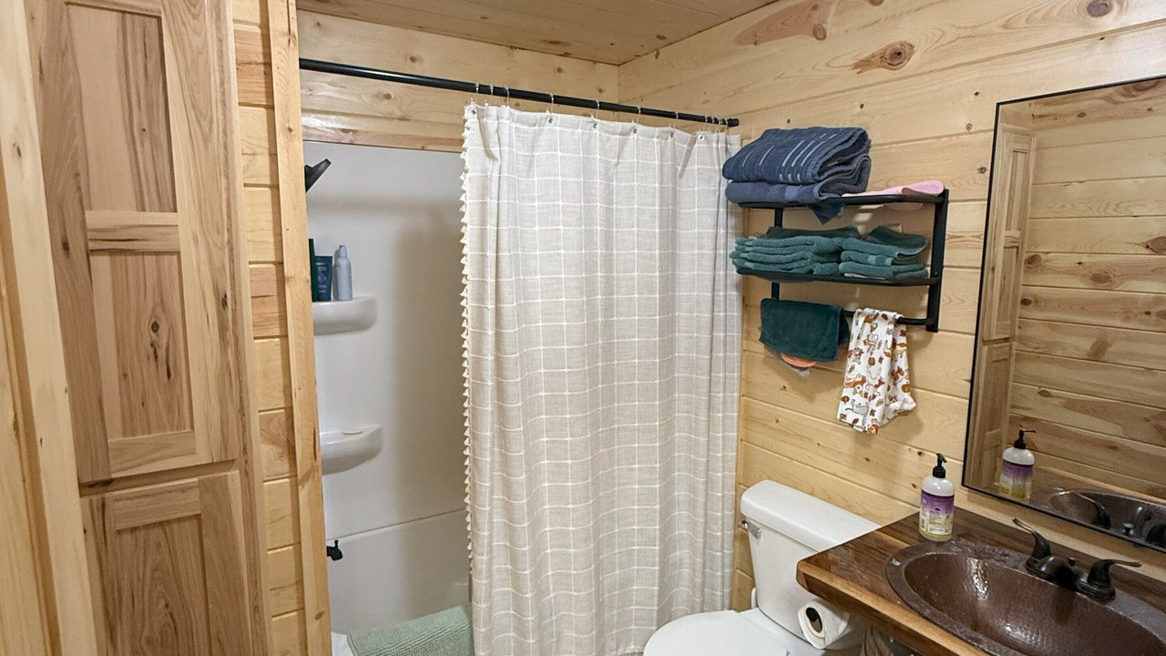 Photo of Bathroom in Knox County