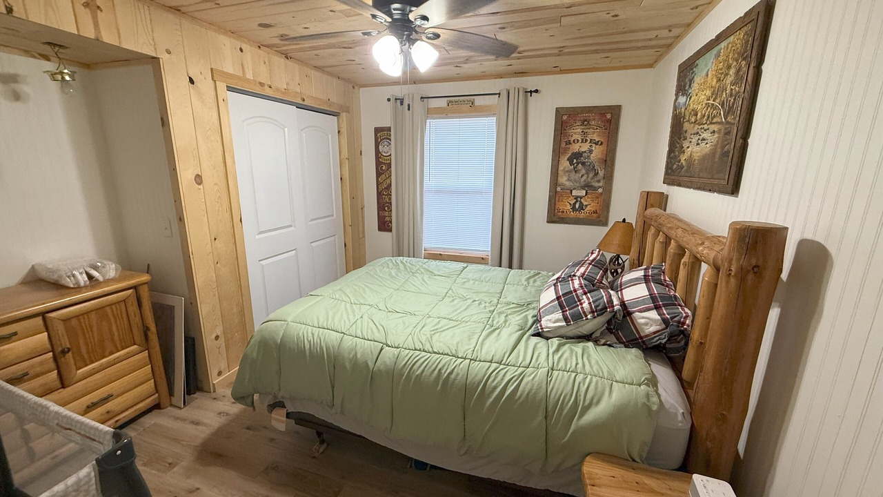 Photo of Bedroom in Knox County