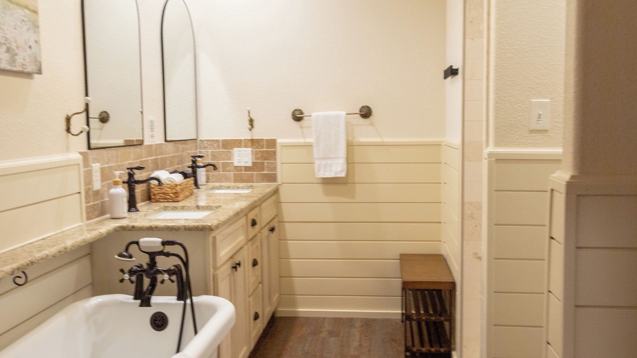 Photo of Bathroom in Log Cabin