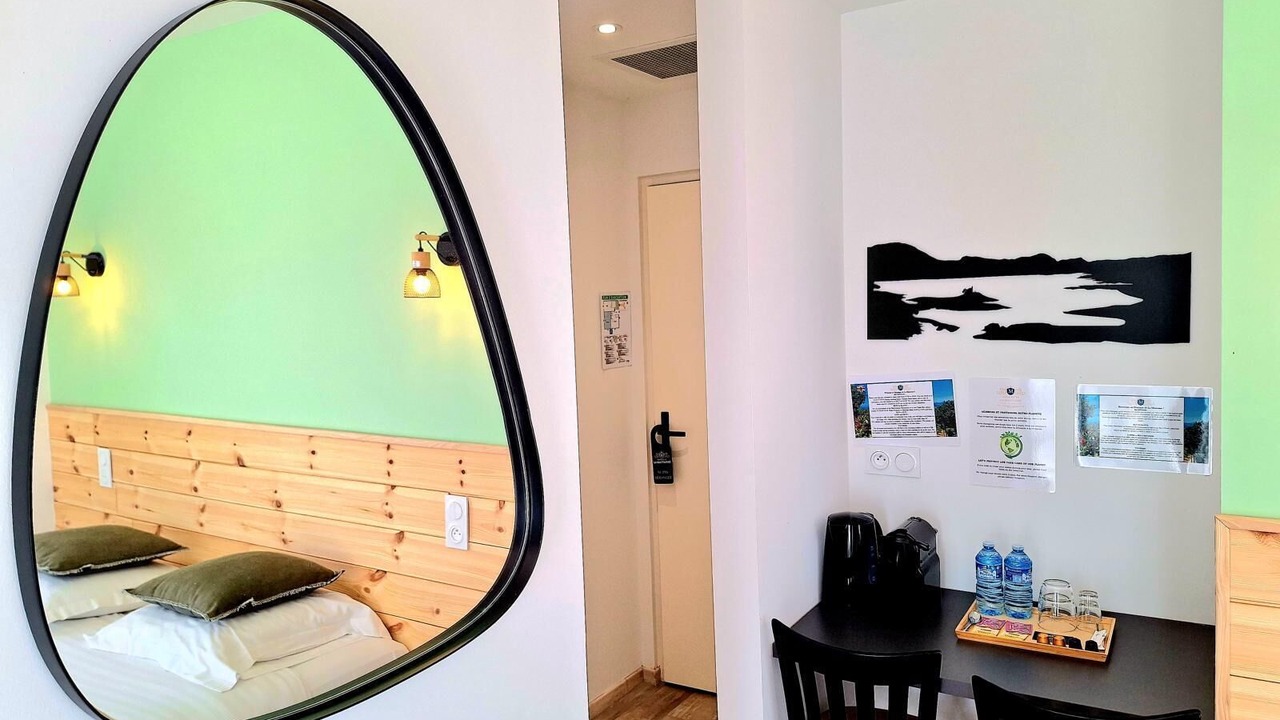 Photo of Bedroom in Sainte-Tulle