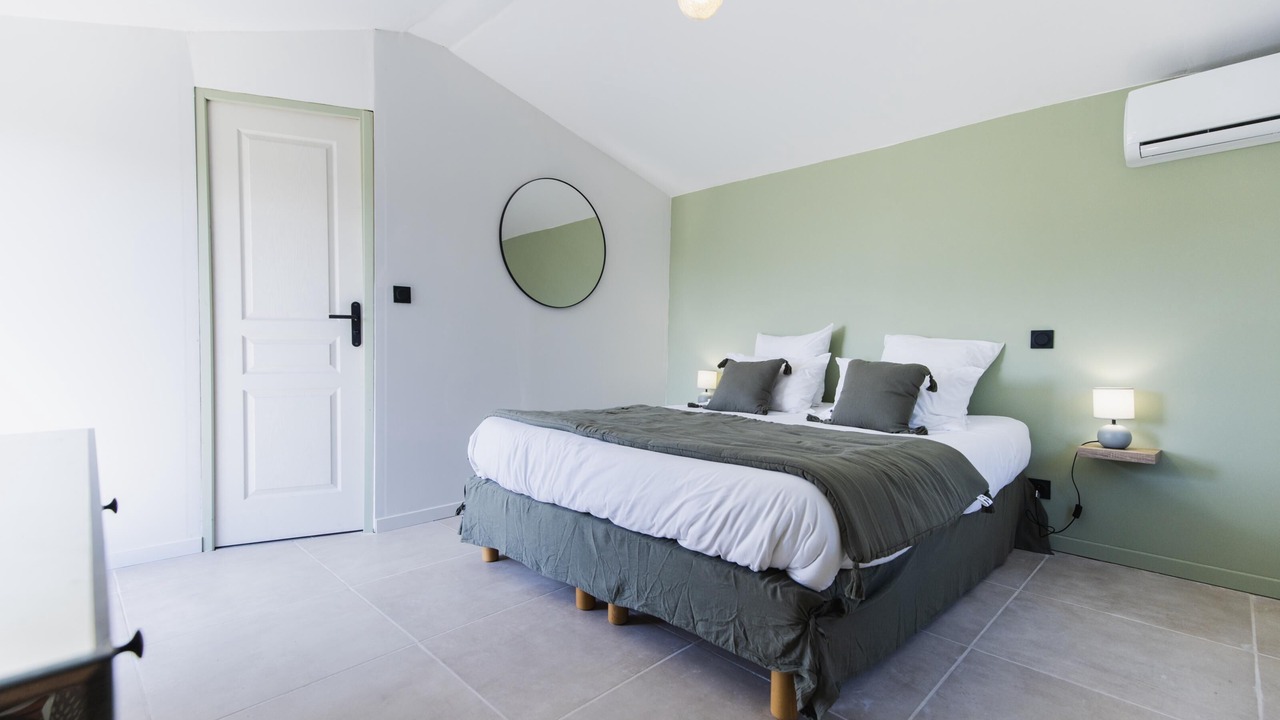 Photo of Bedroom in Lagnes