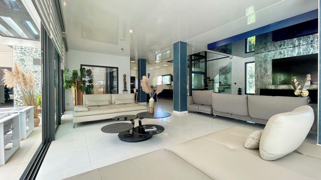 Photo of Livingroom in Saint-Clement-de-Riviere