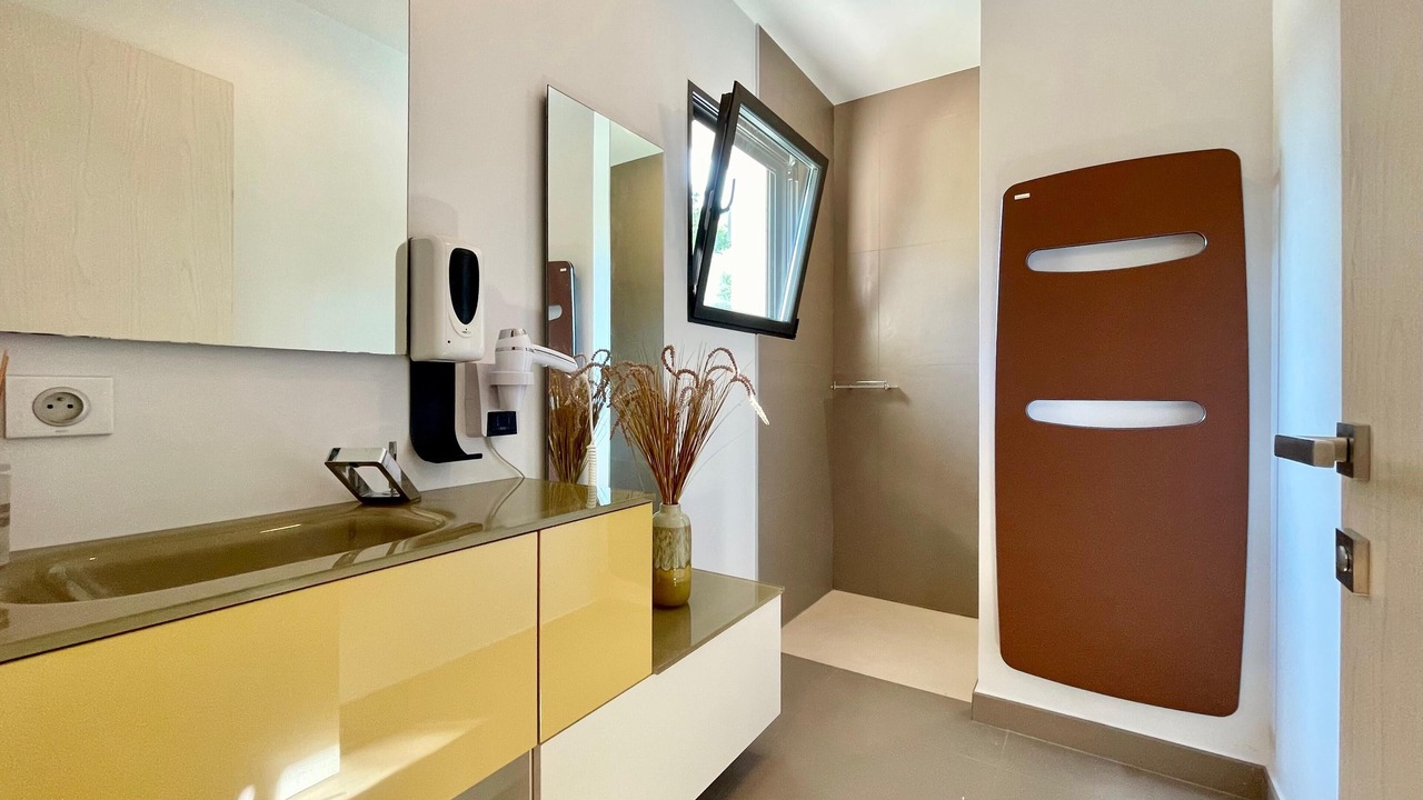 Photo of Bathroom in Saint-Clement-de-Riviere