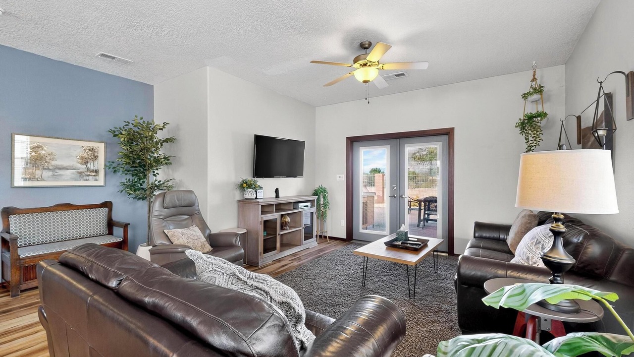 Photo of Livingroom in North Valley