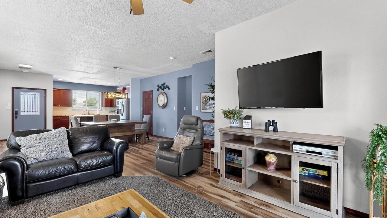 Photo of Livingroom in North Valley