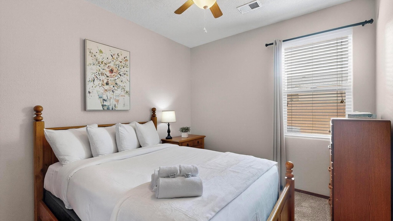 Photo of Bedroom in North Valley