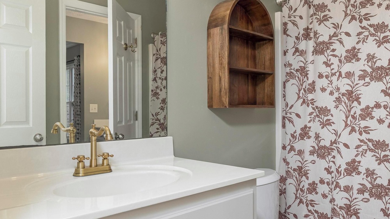 Photo of Bathroom in Collegedale