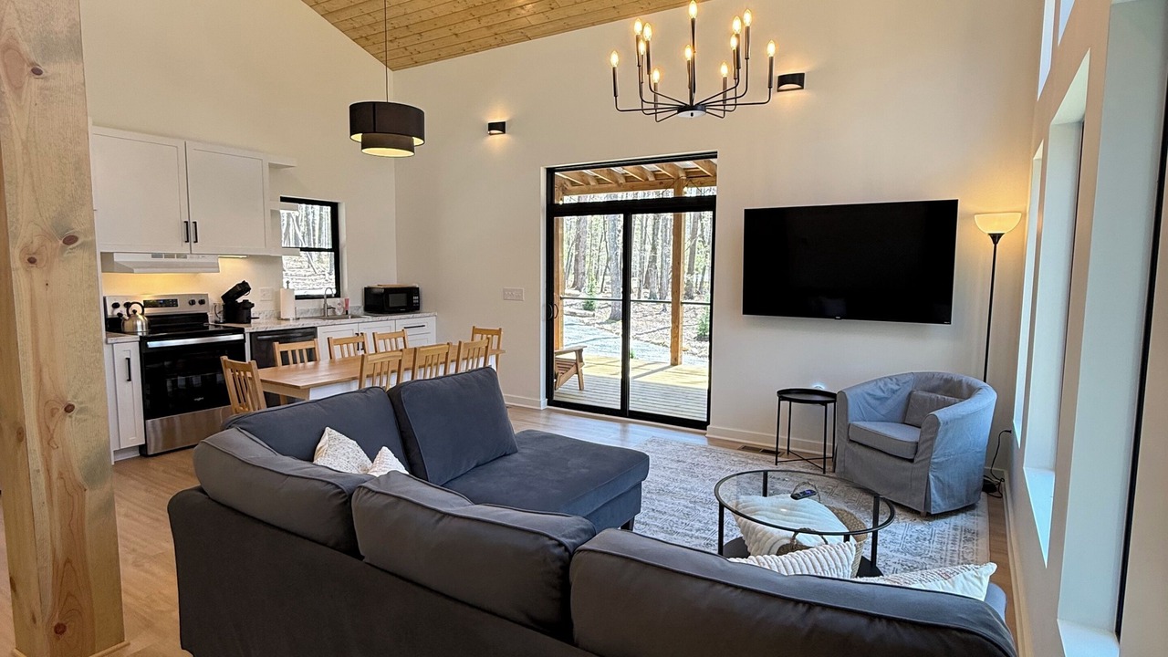 Photo of Livingroom in Sewanee