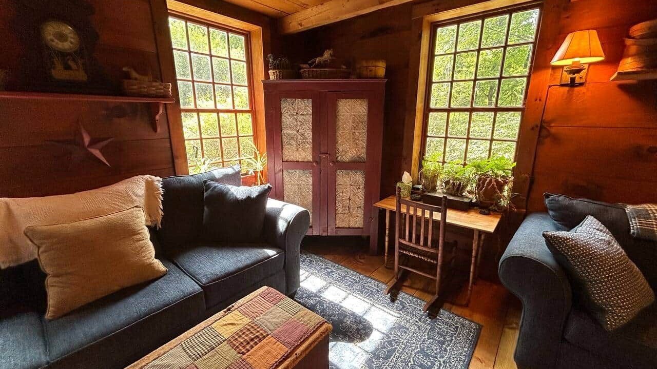 Photo of Livingroom in Deerfield