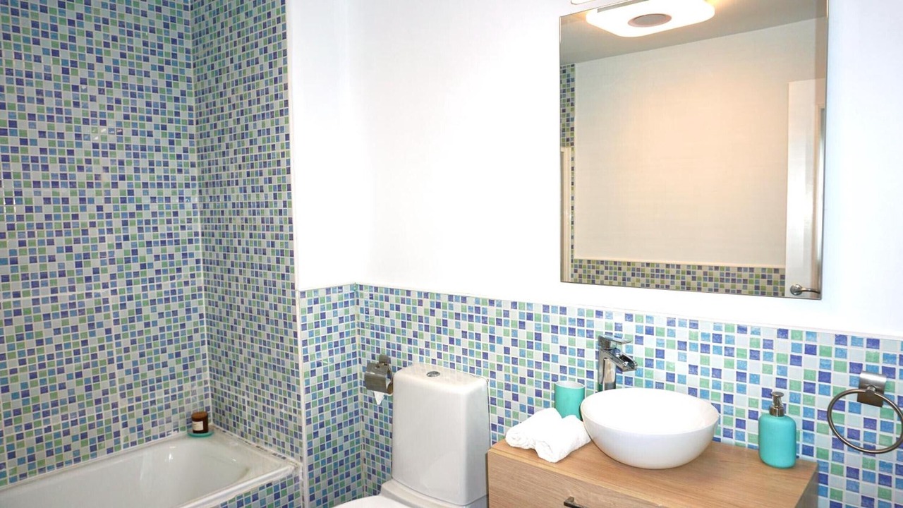 Photo of Bathroom in Los Angeles de San Rafael