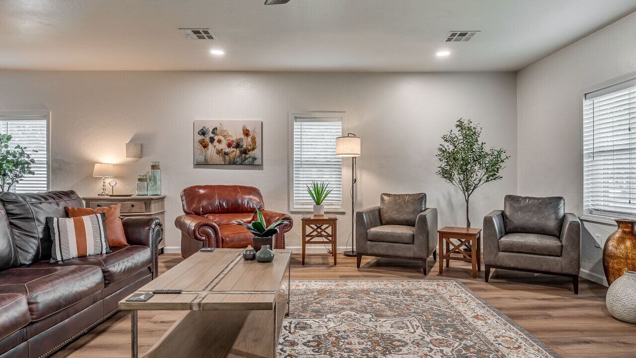 Photo of Livingroom in Ada