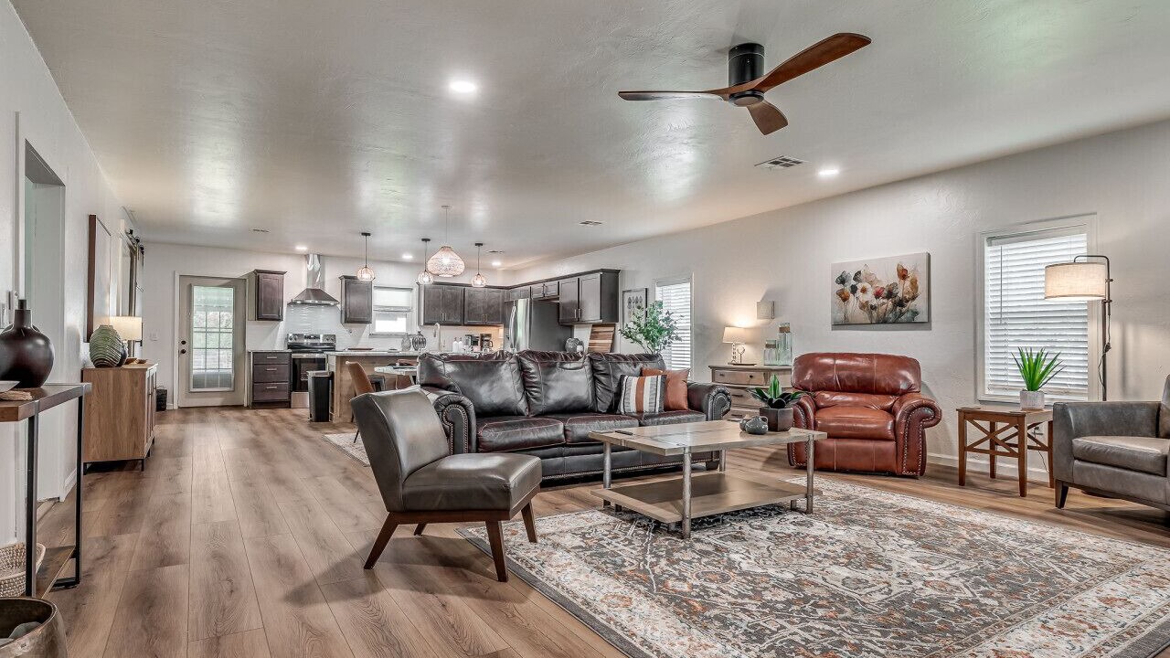 Photo of Livingroom in Ada