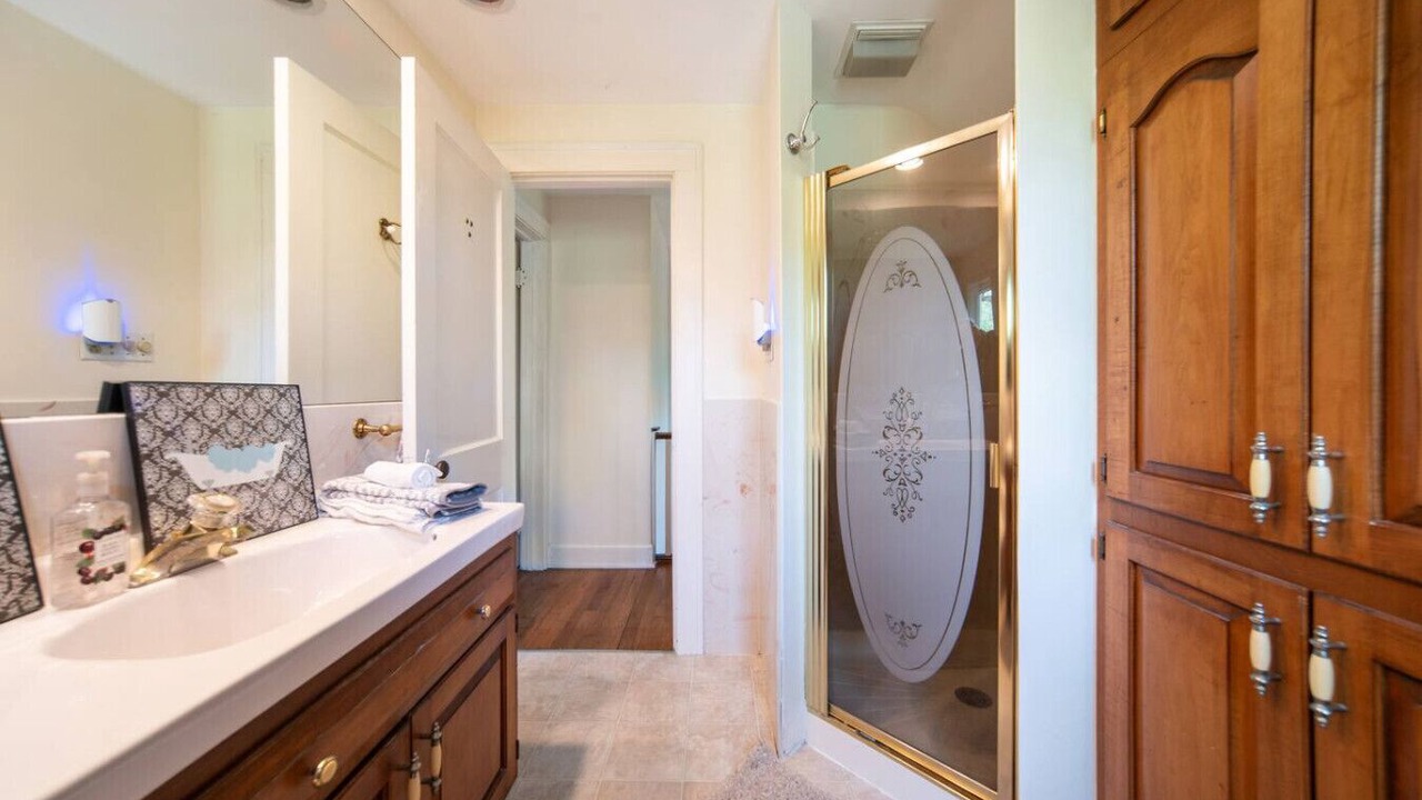 Photo of Bathroom in Novelty