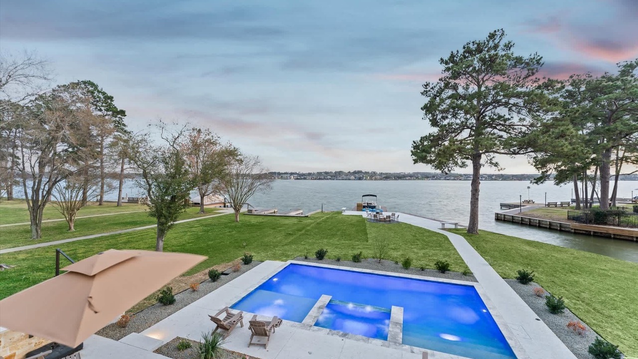 Photo of Outdoor in Walden on Lake Conroe