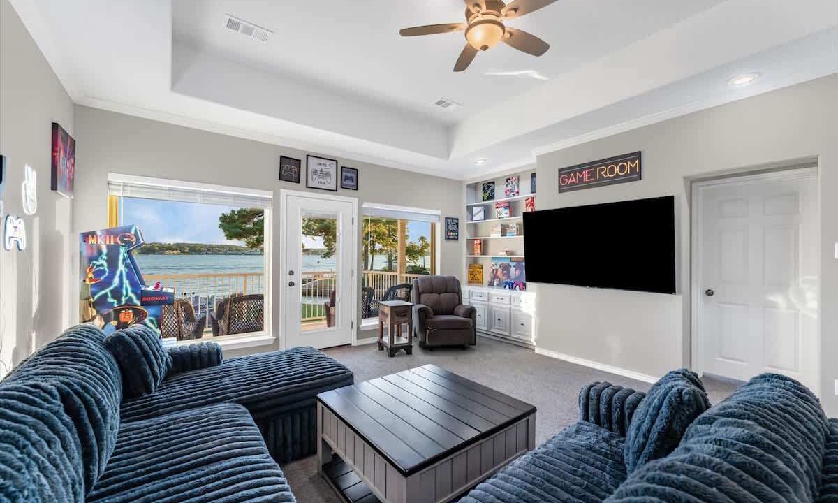 Photo of Patio Balcony in Walden on Lake Conroe