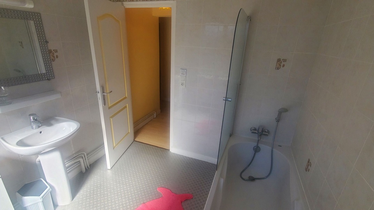 Photo of Bathroom in Jassat