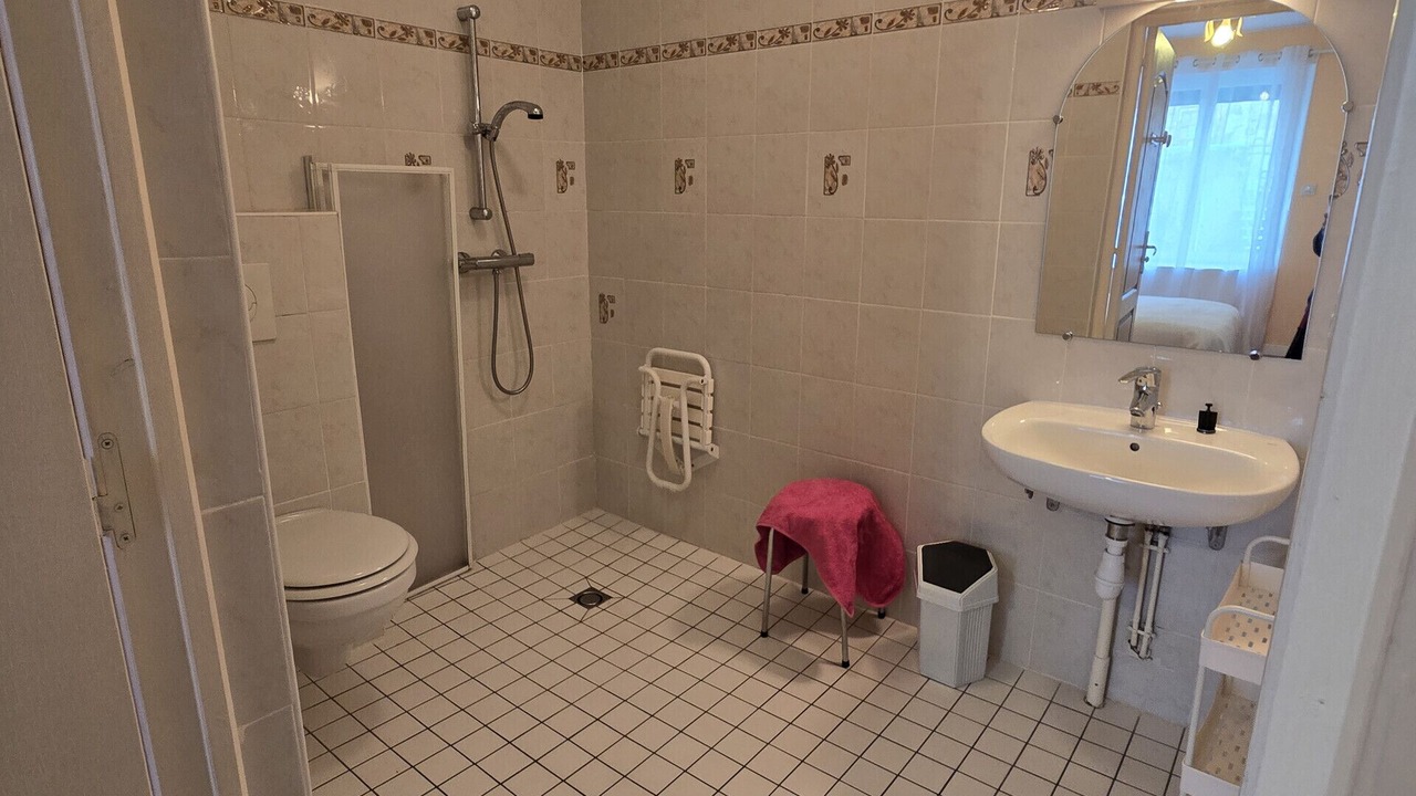 Photo of Bathroom in Jassat