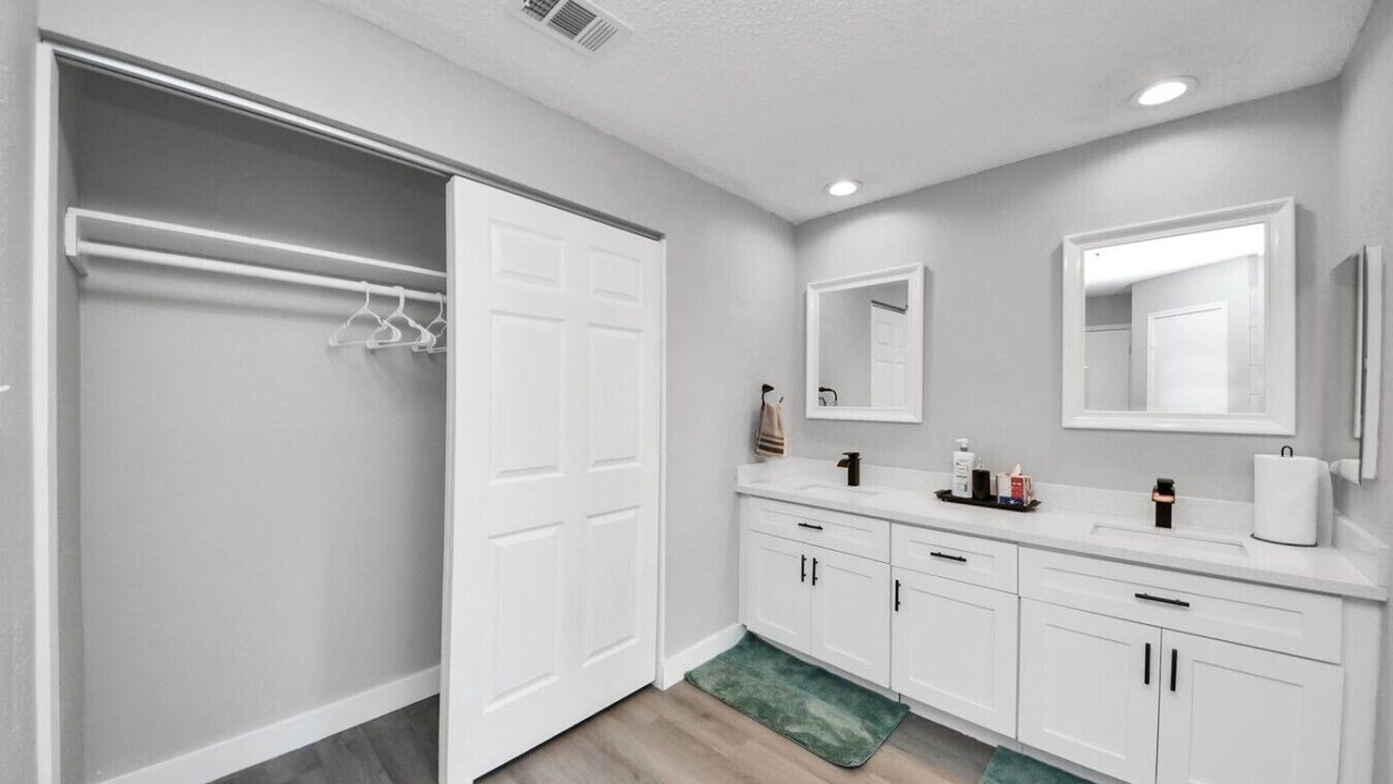 Photo of Bathroom in Pecan Grove