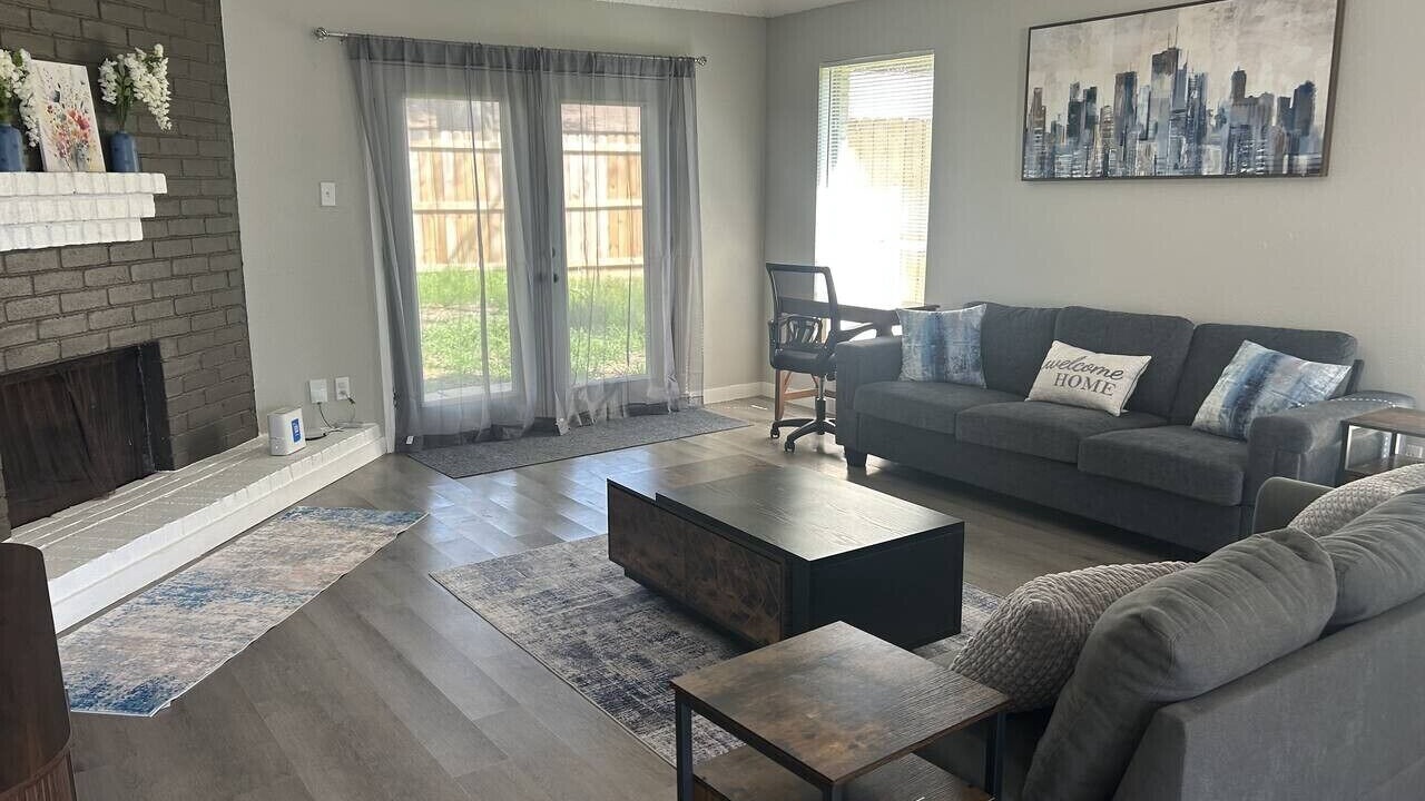Photo of Livingroom in Pecan Grove