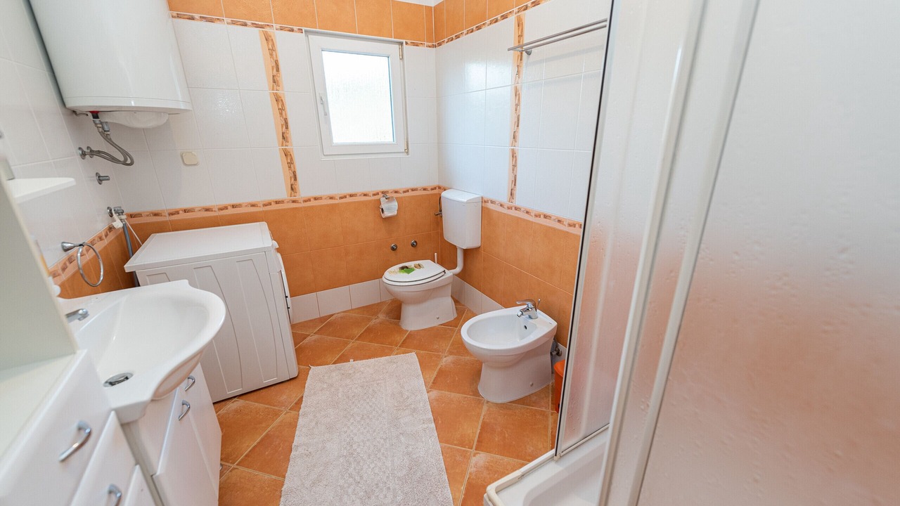 Photo of Bathroom in Vir