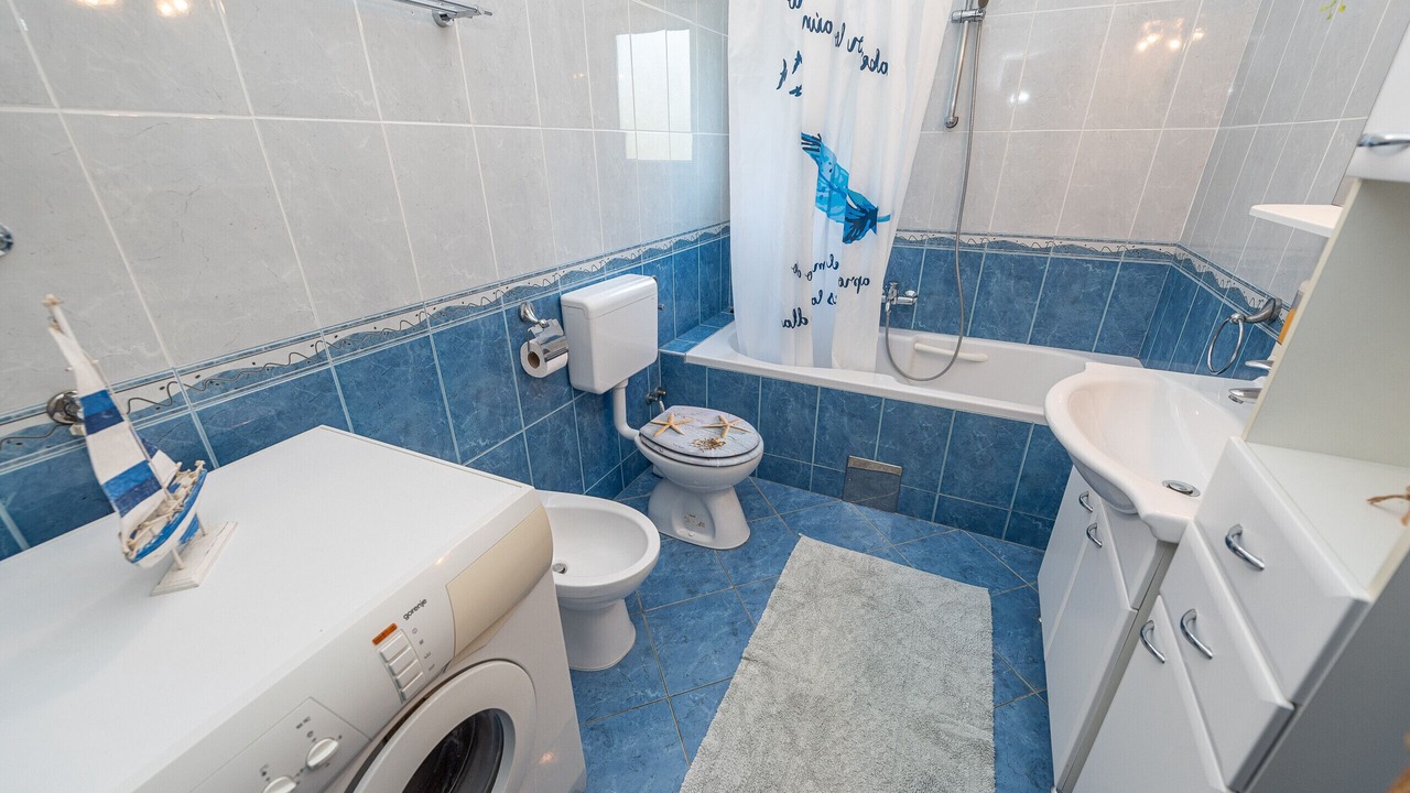 Photo of Bathroom in Vir