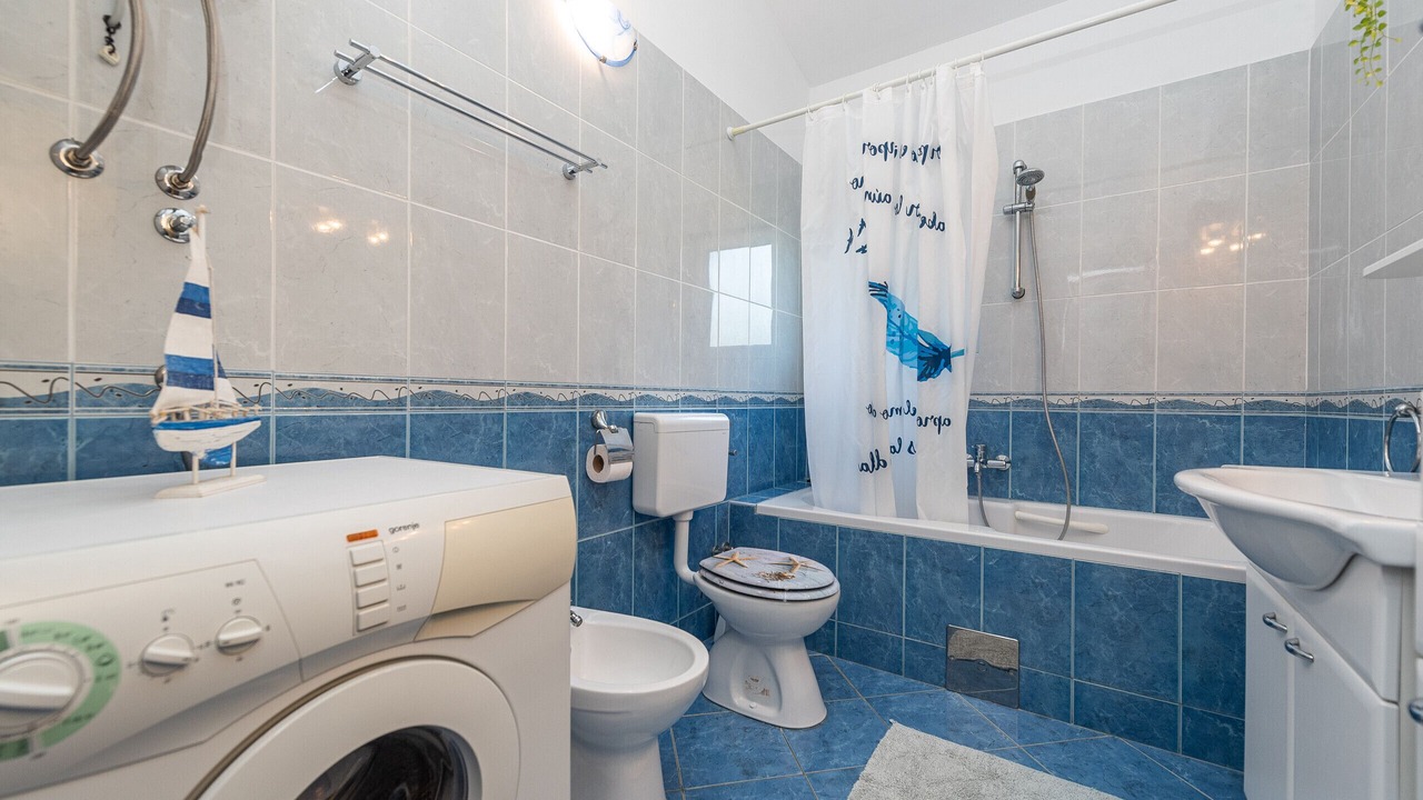 Photo of Bathroom in Vir