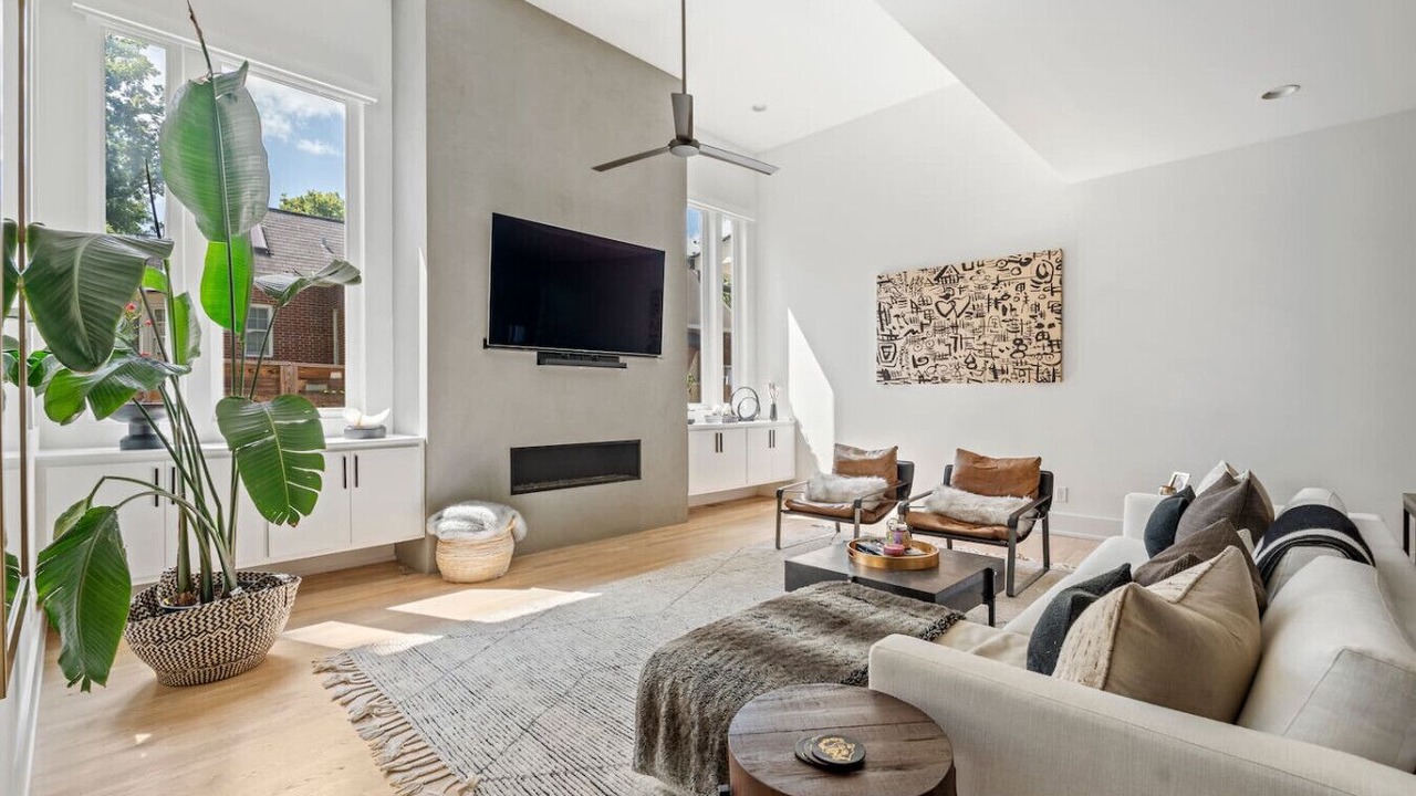 Photo of Livingroom in Green Hills