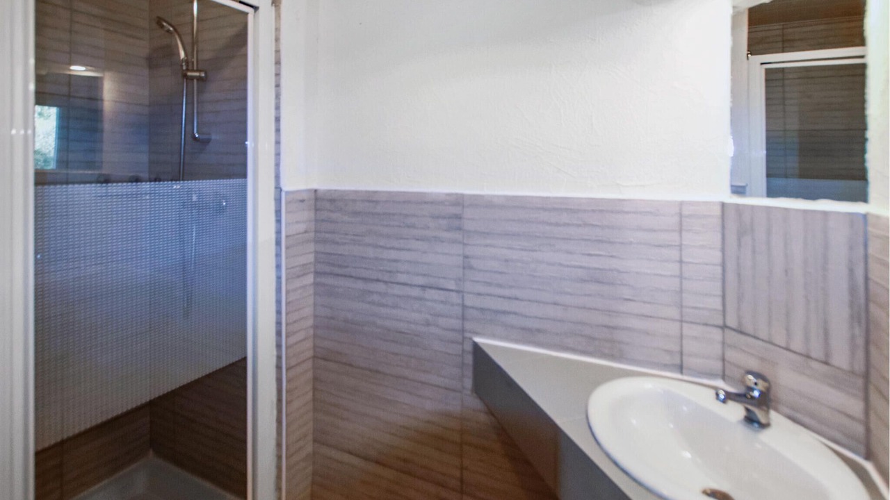 Photo of Bathroom in Lablachere