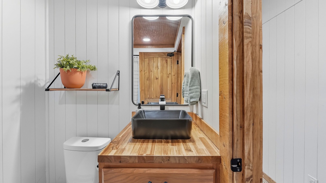 Photo of Bathroom in Lockesburg