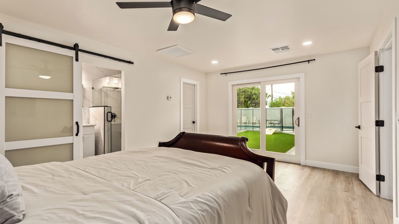 Photo of Bedroom in Papago Parkway