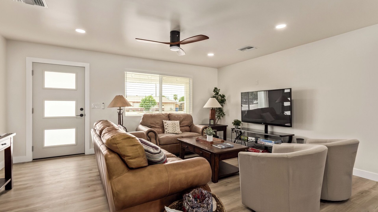Photo of Livingroom in Papago Parkway
