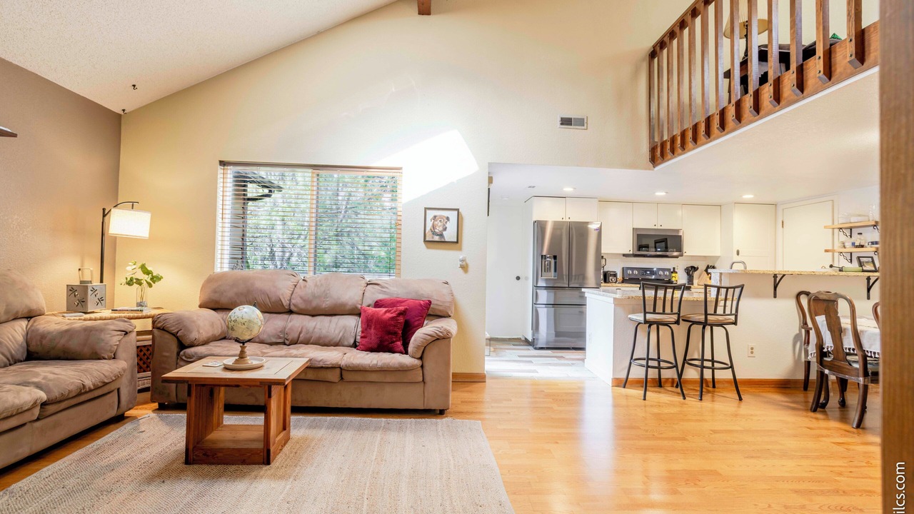 Photo of Livingroom in Gunbarrel