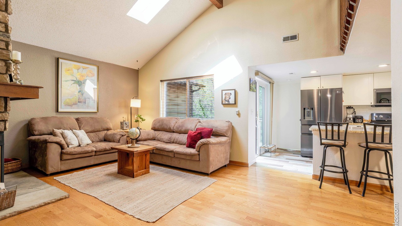 Photo of Livingroom in Gunbarrel