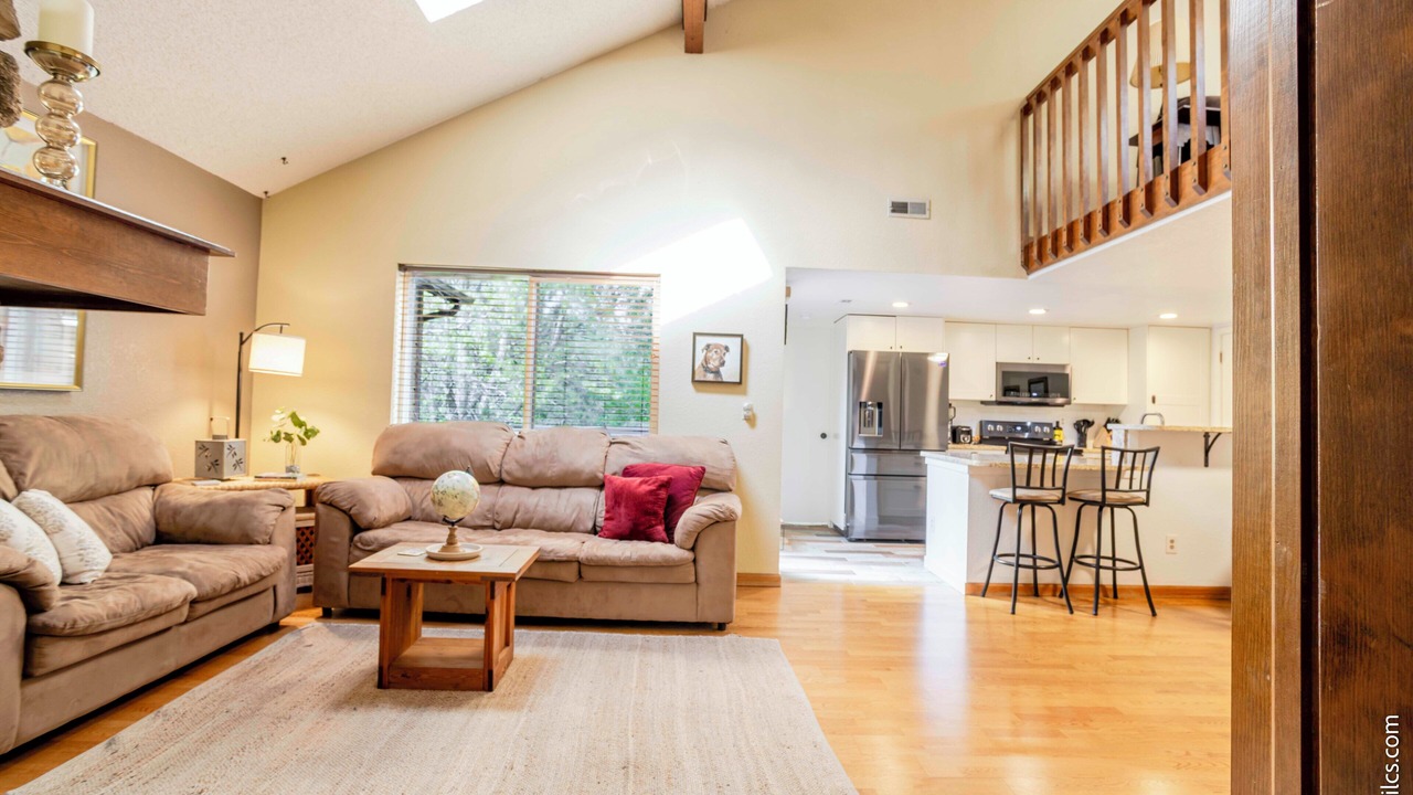 Photo of Livingroom in Gunbarrel