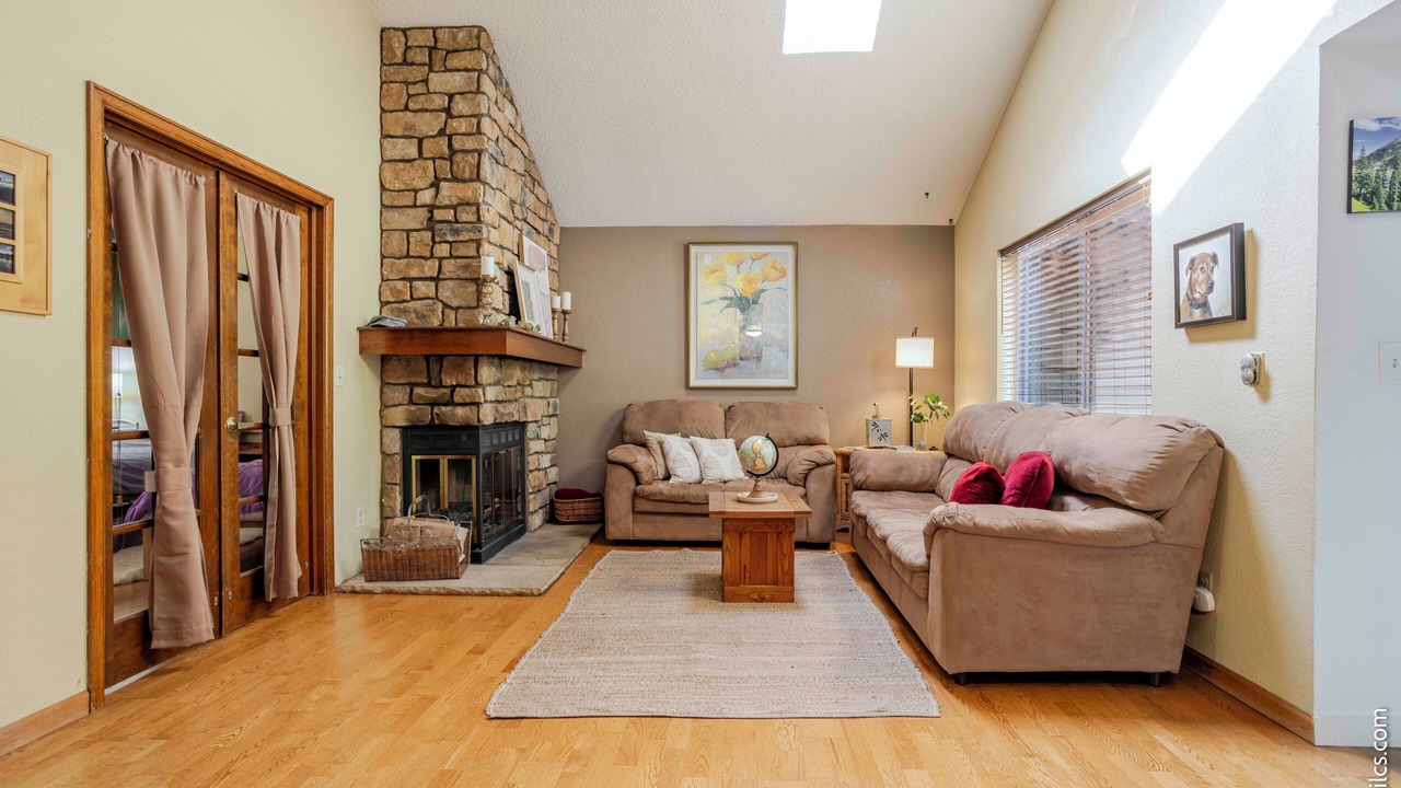 Photo of Livingroom in Gunbarrel