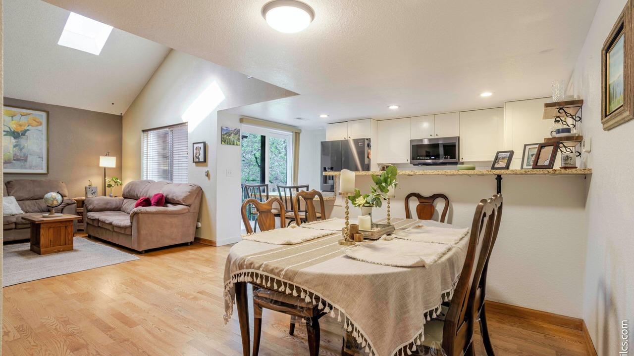 Photo of Livingroom in Gunbarrel