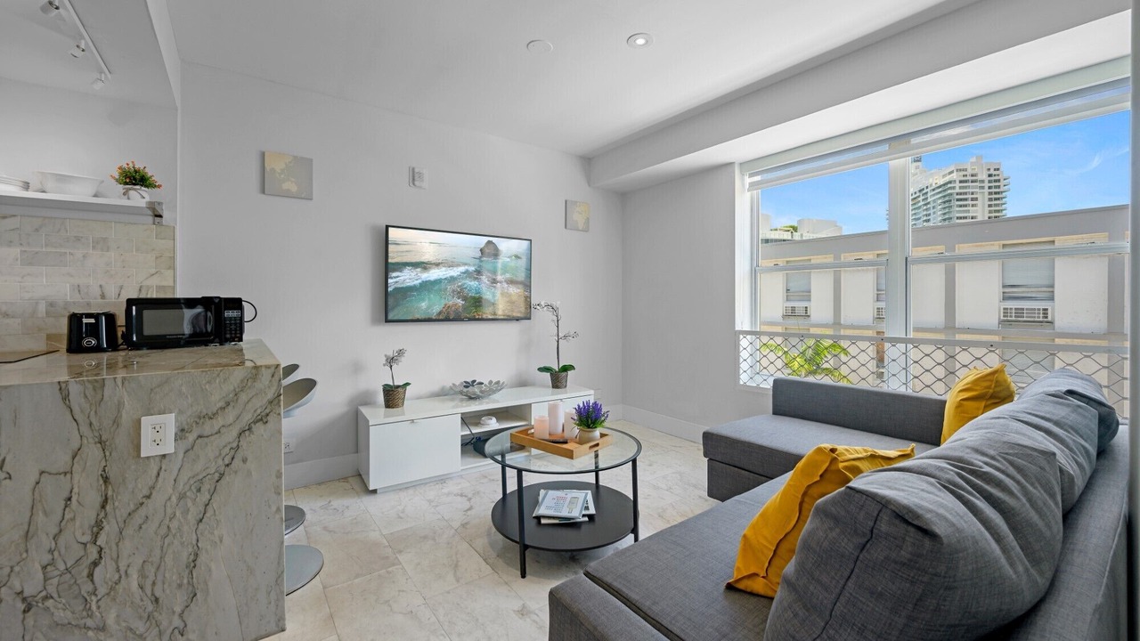 Photo of Livingroom in South Pointe