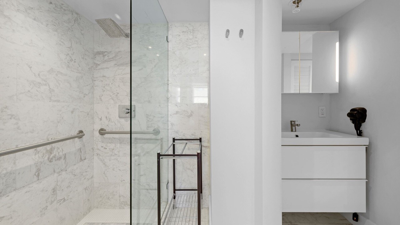 Photo of Bathroom in South Pointe
