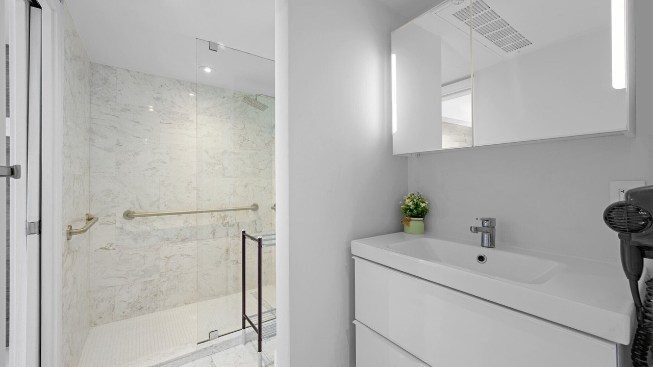 Photo of Bathroom in South Pointe