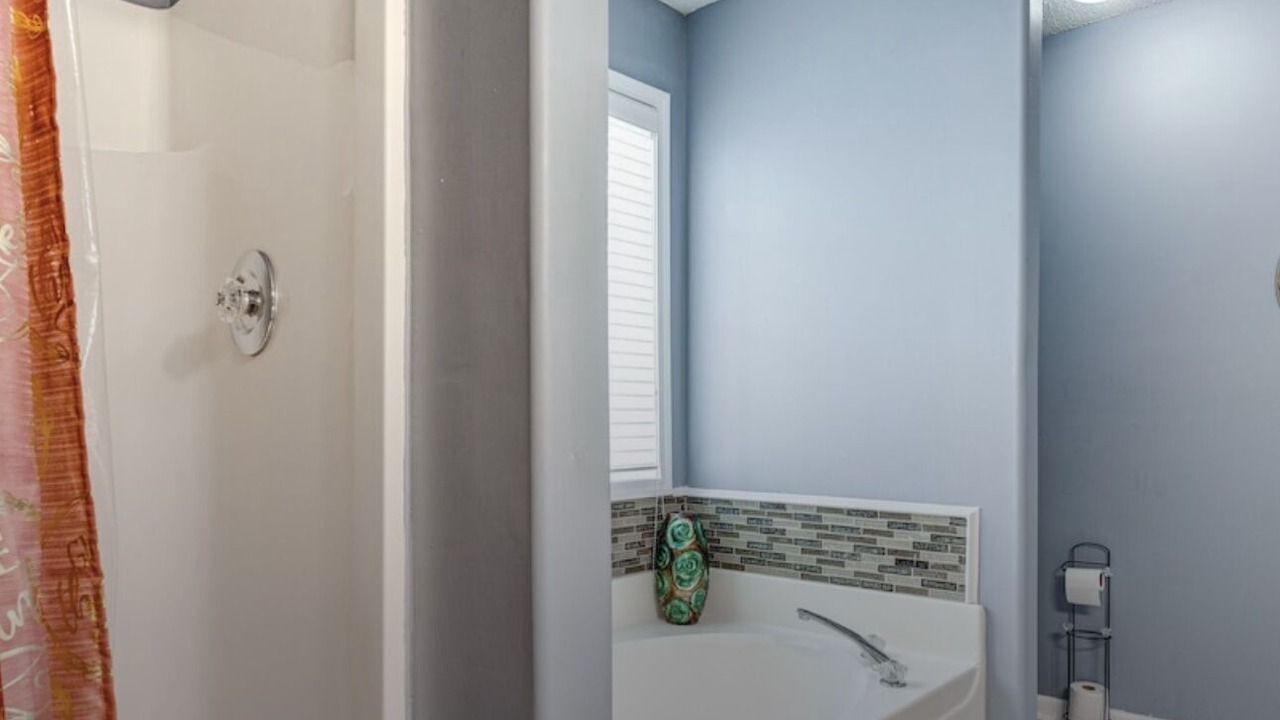 Photo of Bathroom in Winder