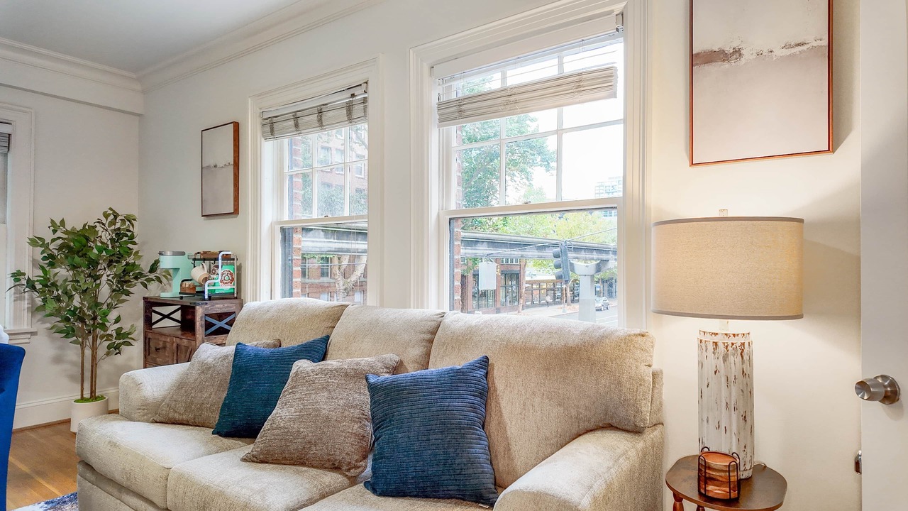 Photo of Livingroom in Belltown