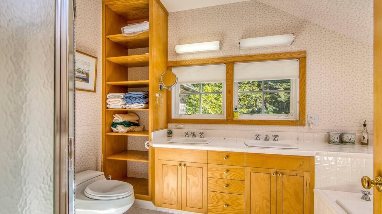 Photo of Bathroom in Stonington