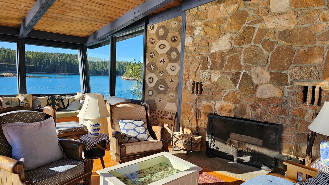 Photo of Livingroom in Stonington