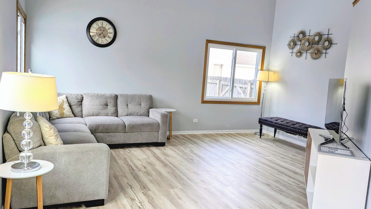 Photo of Livingroom in South Elgin